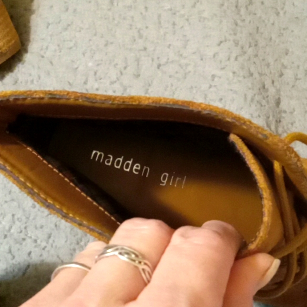 Madden Girl Size 10 heeled booties